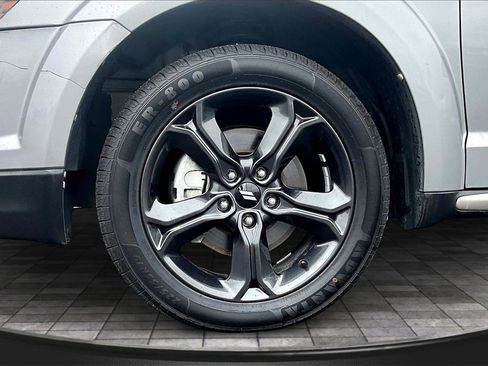 Used 2019 Dodge Journey Crossroad image 9