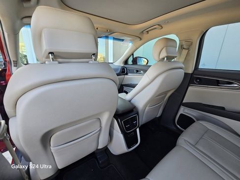 Used 2020 Lincoln Nautilus Reserve w/ Equipment Group 201A image 17