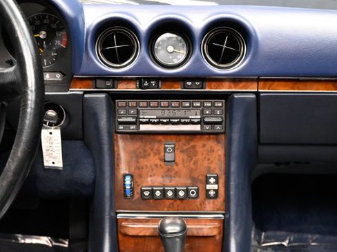 Used 1987 Mercedes-Benz 560 SL image 8