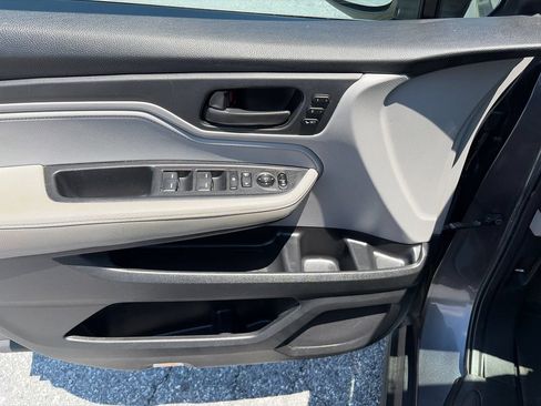 Used 2019 Honda Odyssey EX-L image 18