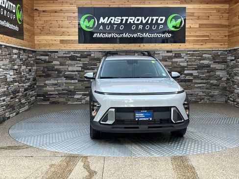 Used 2024 Hyundai Kona SEL AWD/4WD image 3