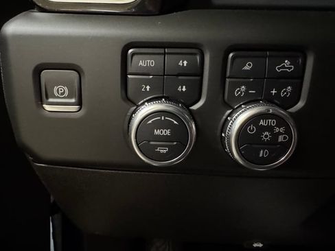 Used 2024 GMC Sierra 1500 Denali w/ Denali Reserve Package AWD/4WD image 11