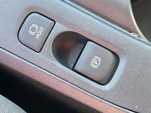 Used 2025 Toyota Corolla LE image 38