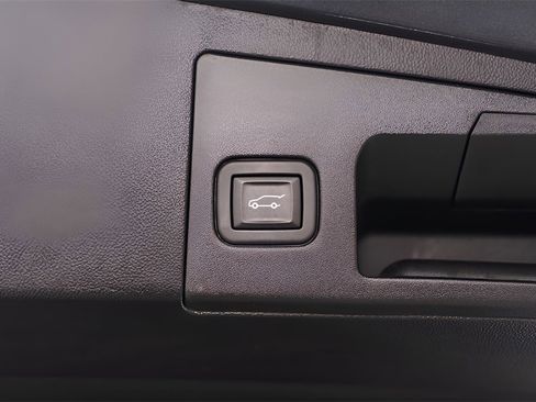 Used 2022 Cadillac XT5 Premium Luxury w/ LPO, Floor Liner Package image 40