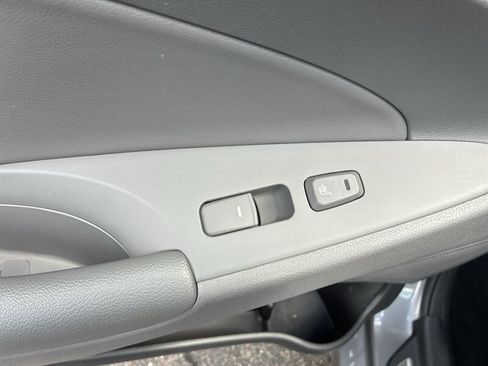 Used 2012 Hyundai Sonata FWD image 16