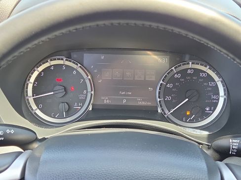 Used 2023 Toyota Highlander LE AWD/4WD image 24