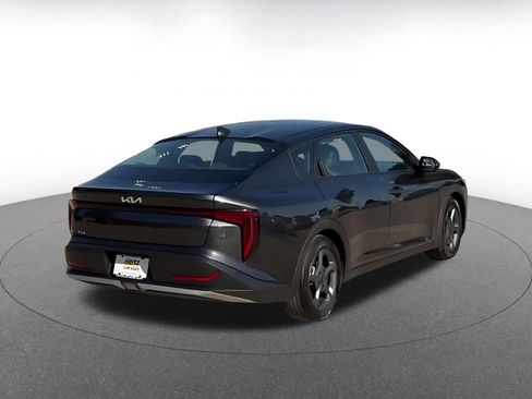 Used 2025 Kia K4 LXS image 15