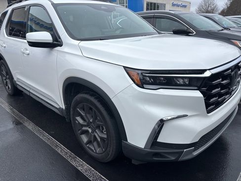 Used 2024 Honda Pilot Touring image 5