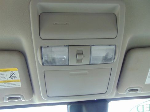 Used 2022 Nissan Frontier SV image 18