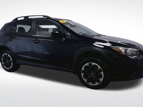 Used 2023 Subaru Crosstrek 2.0i Premium image 2