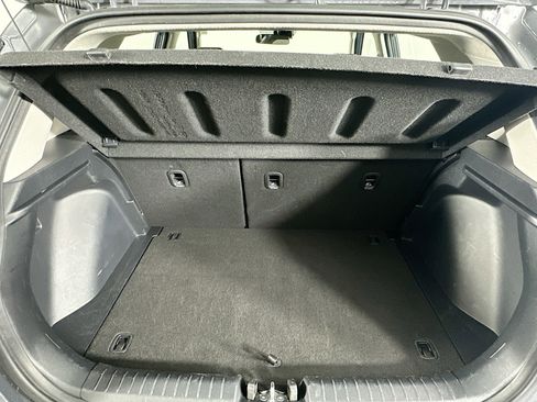 Used 2024 Hyundai Venue SEL image 28