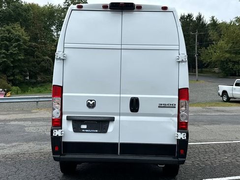 Used 2024 RAM ProMaster 3500 FWD image 3