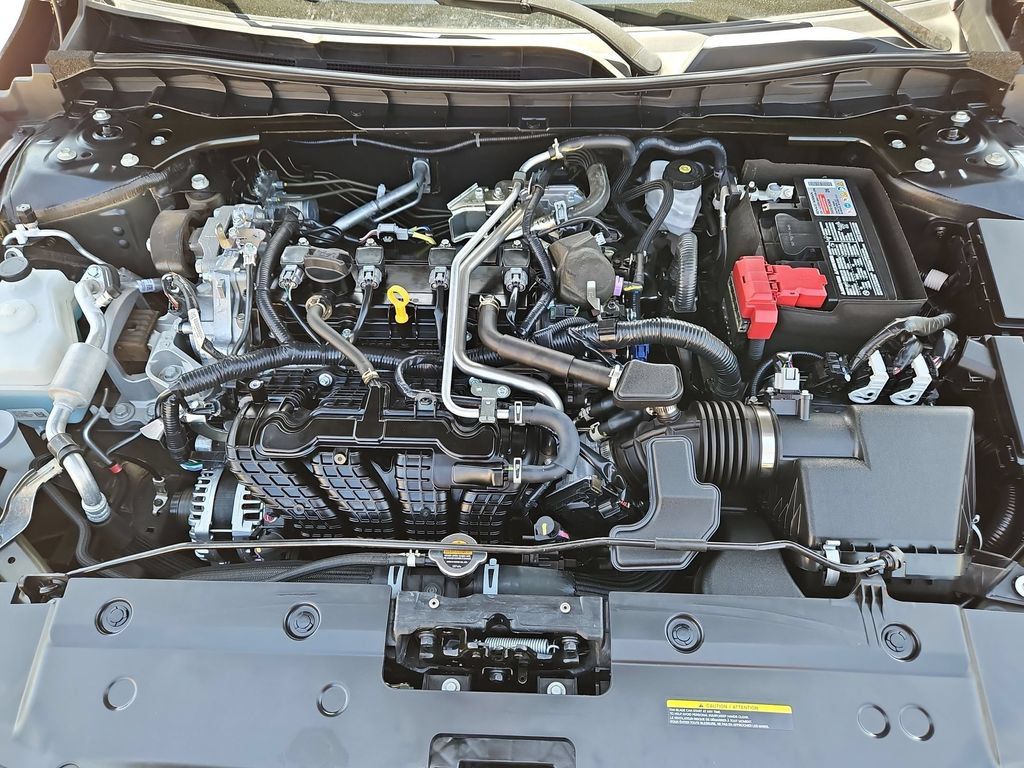Used 2025 Nissan Altima 2.5 SV FWD image 35