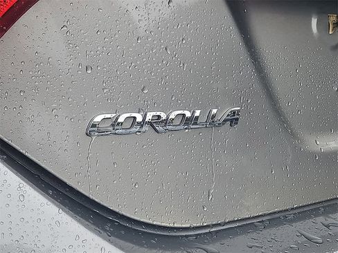 Used 2015 Toyota Corolla LE image 30