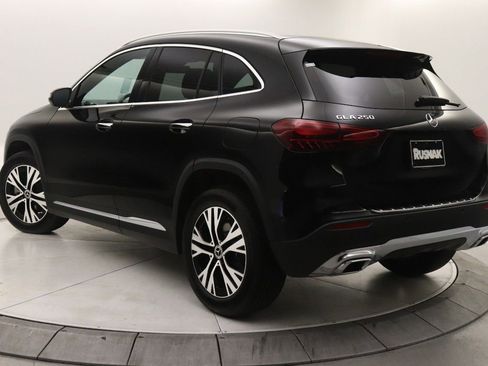 Certified 2025 Mercedes-Benz GLA 250 image 2