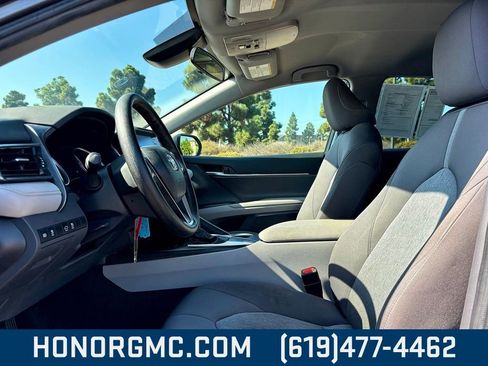 Used 2024 Toyota Camry LE image 9