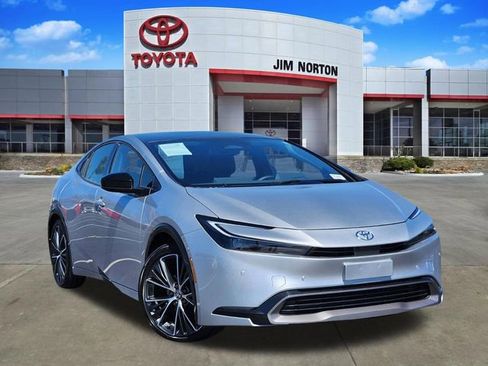 Used 2025 Toyota Prius Limited w/ Limited Premium Package image 1