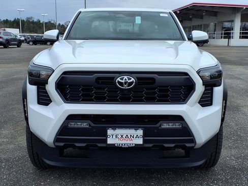 New 2025 Toyota Tacoma TRD Off-Road w/ TRD Off Road Premium Package image 2