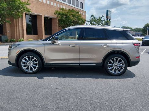 Used 2021 Lincoln Corsair AWD w/ Premium Package image 7