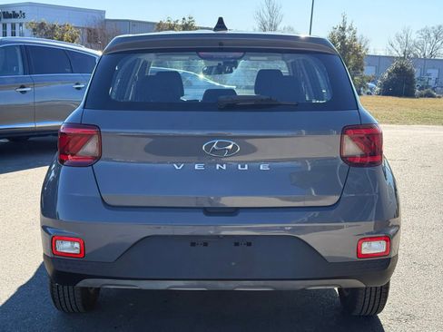 Used 2021 Hyundai Venue SE image 8