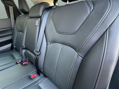 Certified 2025 INFINITI QX60 Luxe image 16