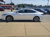Certified 2023 Lexus ES 300h w/ Luxury Package image 3