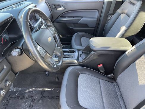 Used 2019 Chevrolet Colorado Z71 AWD/4WD image 17