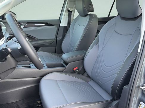 New 2026 Volkswagen Tiguan SE FWD image 29