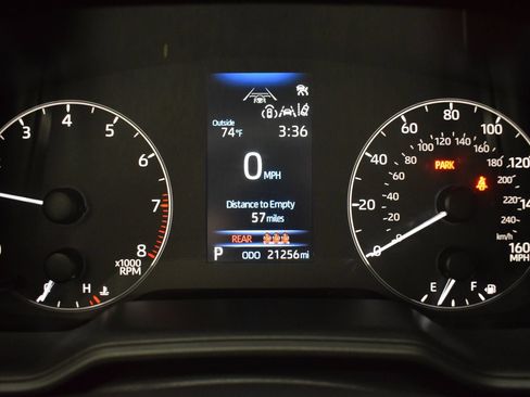 Used 2025 Toyota Corolla LE FWD image 16