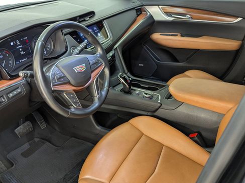 Used 2021 Cadillac XT5 Premium Luxury image 4