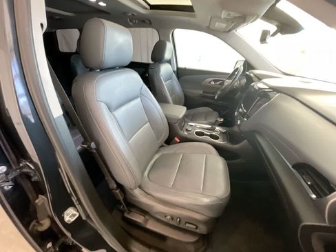 Used 2020 Chevrolet Traverse LT w/ LT Premium Package image 26