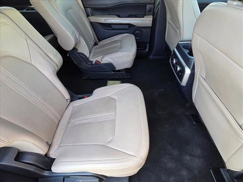 Used 2024 Ford Expedition Limited AWD/4WD image 19