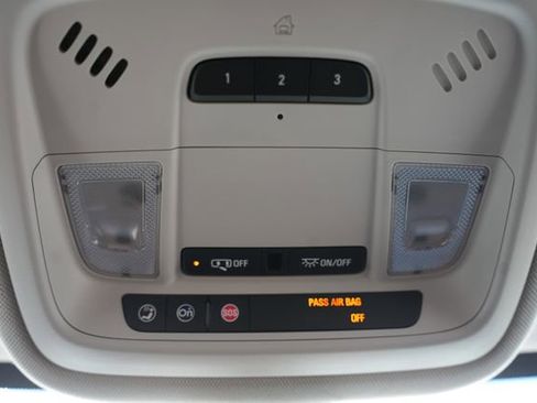 Used 2018 Chevrolet Traverse LT image 30