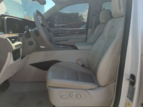 Used 2024 Cadillac Escalade ESV Sport Platinum w/ LPO, ONYX Package AWD/4WD image 11