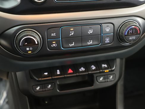 Used 2021 Chevrolet Colorado Z71 image 16