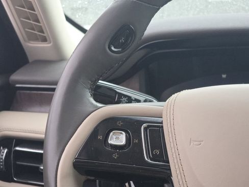 Used 2023 Lincoln Aviator Reserve w/ Elements Package Plus image 31