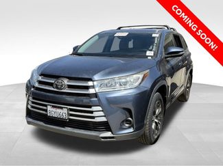 Used 2019 Toyota Highlander LE image 1