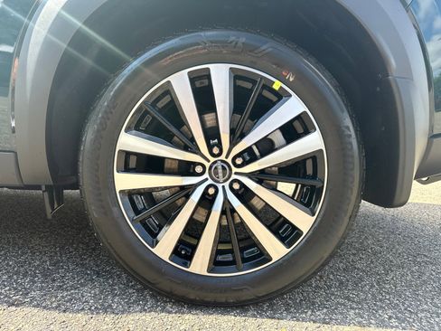 New 2025 Nissan Pathfinder Platinum w/ Cargo Package image 22