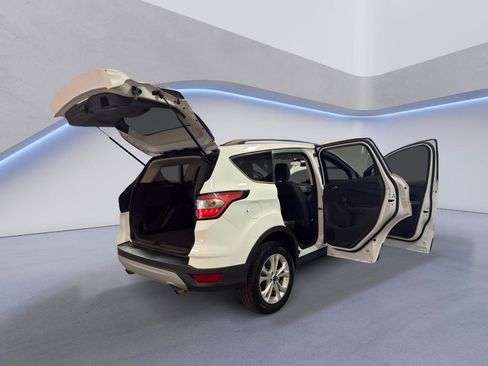 Used 2018 Ford Escape SE FWD image 14