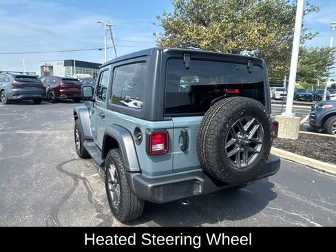 Used 2025 Jeep Wrangler Sport AWD/4WD image 9