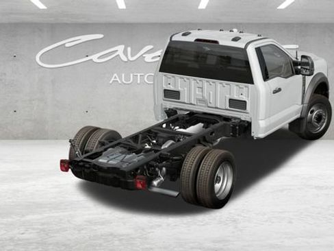 New 2025 Ford F450 XLT RWD image 3