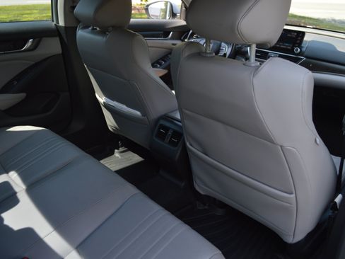 Used 2018 Honda Accord Touring image 26