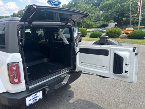 Used 2024 Ford Bronco Outer Banks AWD/4WD image 45