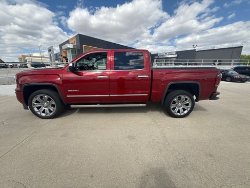Used 2018 GMC Sierra 1500 Denali w/ Denali Ultimate Package AWD/4WD image 2