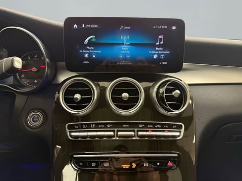 Used 2021 Mercedes-Benz GLC 300 image 24
