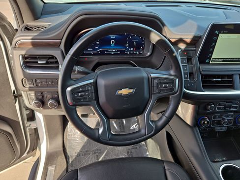 Used 2023 Chevrolet Suburban LT image 35