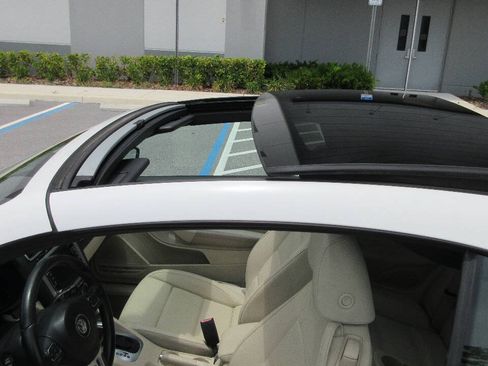 Used 2011 Volkswagen Eos Komfort FWD image 37