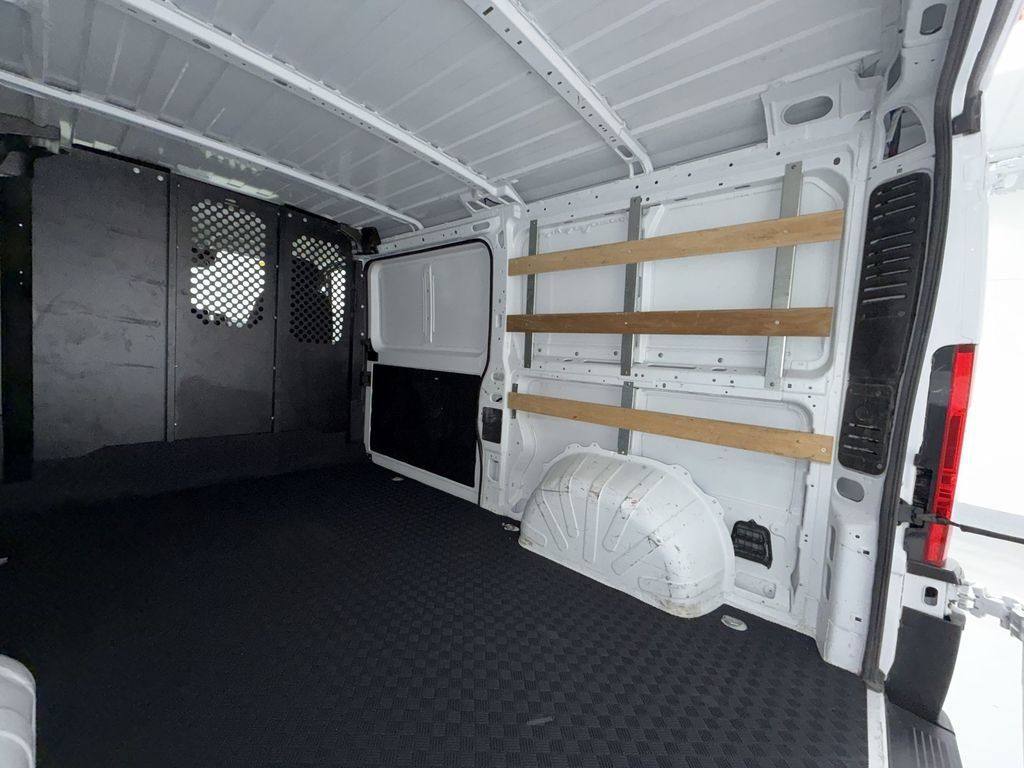 Used 2025 RAM ProMaster 2500 w/ U-Haul Equipment Group FWD image 21