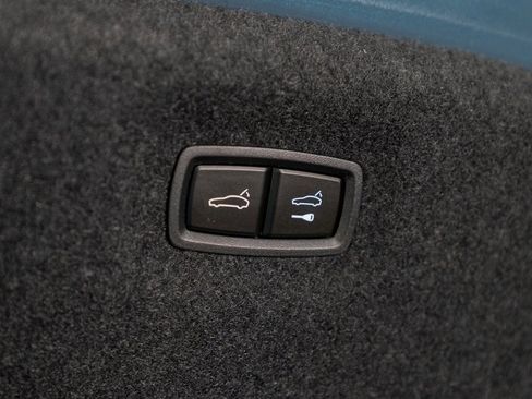 New 2025 Porsche Taycan image 39