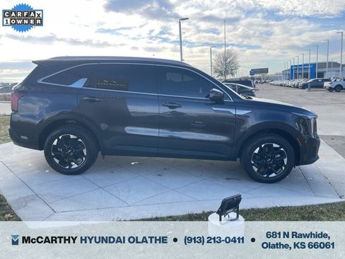 Used 2025 Kia Sorento S AWD/4WD image 18